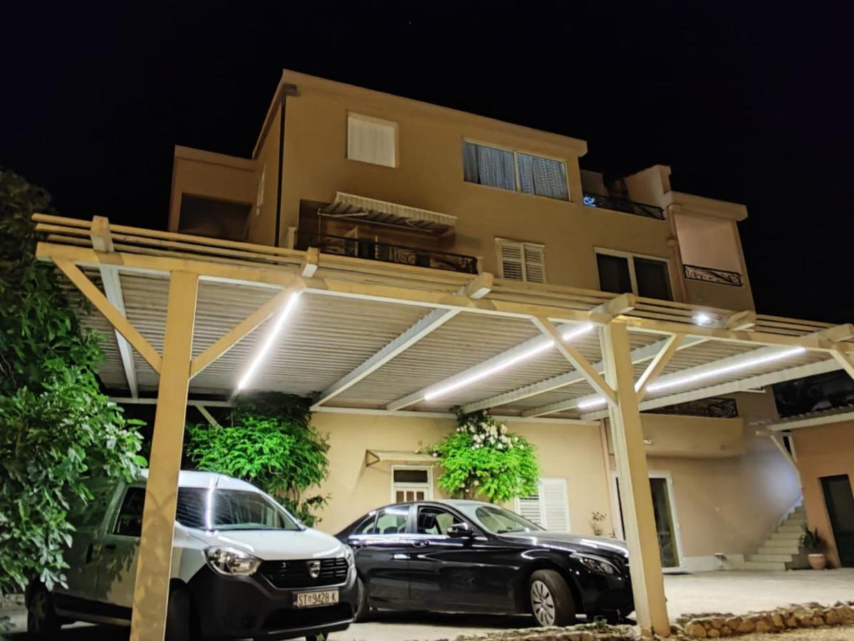 Apartmani Kike Макарска Экстерьер фото