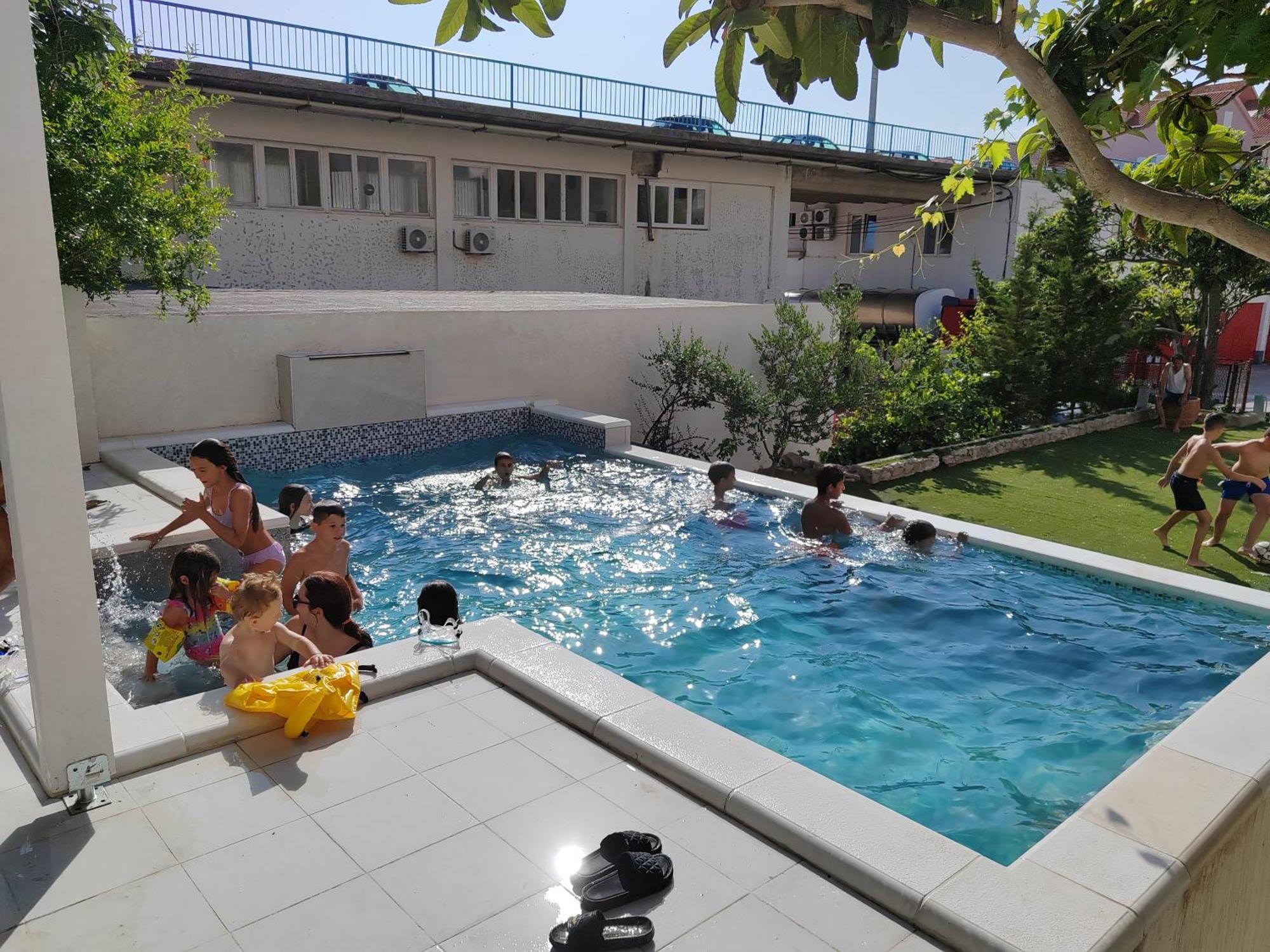 Apartmani Kike Макарска Экстерьер фото